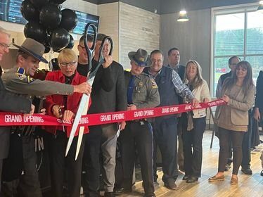 Alltown Fresh ribbon cutting